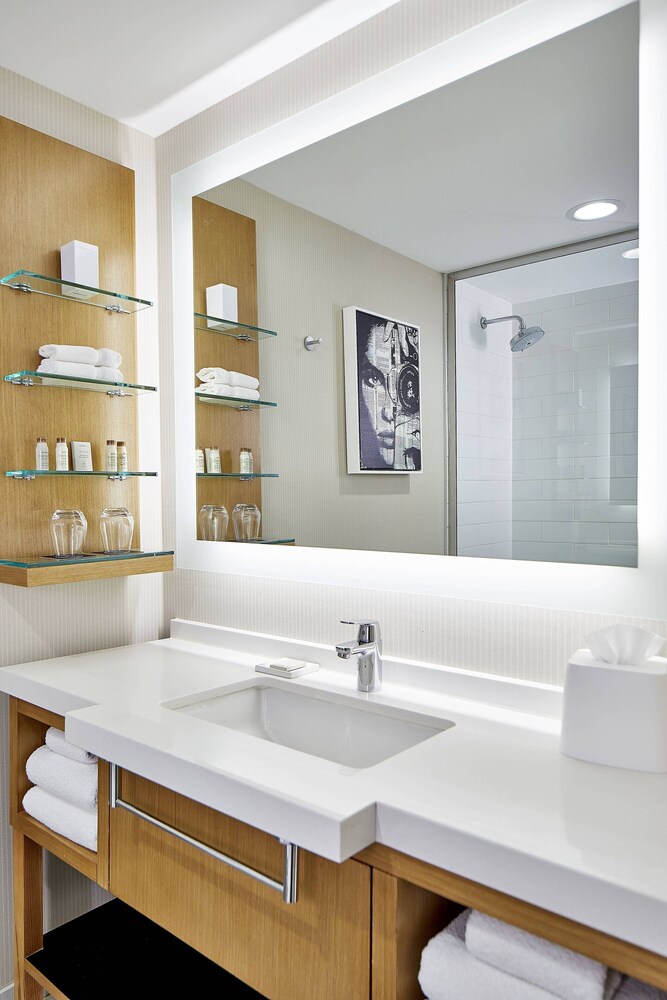 Bathroom, Renaissance Chicago Glenview Suites Hotel