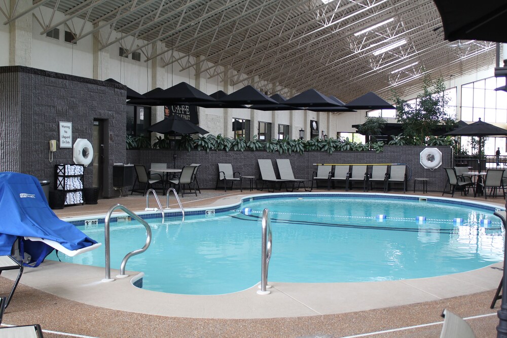 Indoor pool, The Atrium Hotel on Third