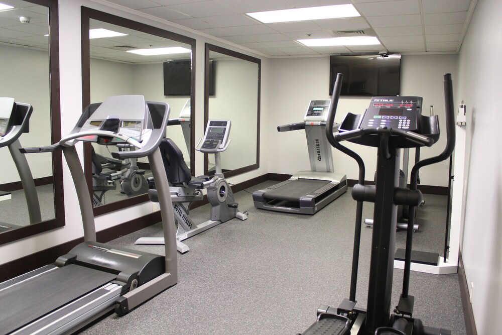 Fitness facility, The Atrium Hotel on Third