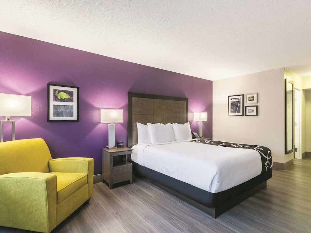 La Quinta Inn & Suites by Wyndham Virginia Beach