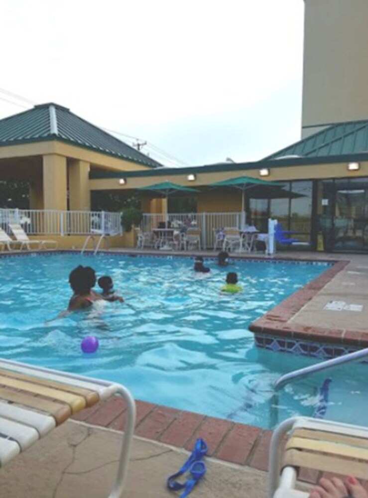 La Quinta Inn & Suites by Wyndham Virginia Beach