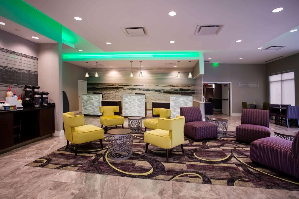 La Quinta Inn & Suites by Wyndham Virginia Beach