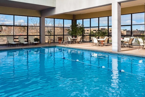 hotels in lakewood colorado with indoor pools