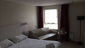Matelas Select Comfort, coffres-forts dans les chambres