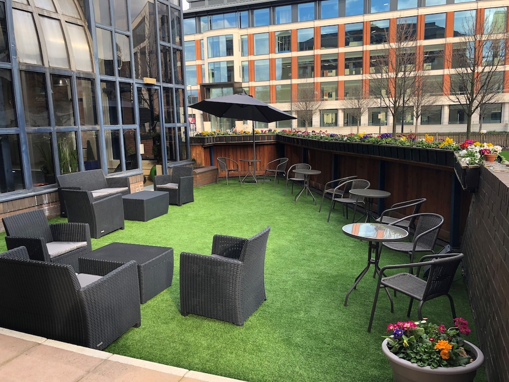 Terrace/patio, Crowne Plaza Leeds, an IHG Hotel