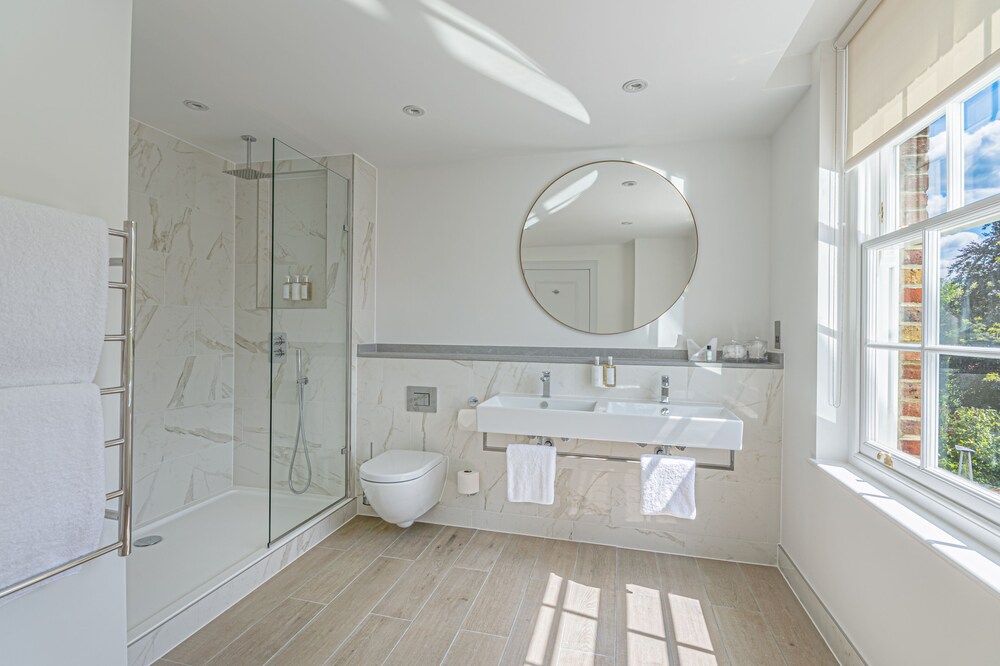 Bathroom, Richmond Harbour Hotel & Spa