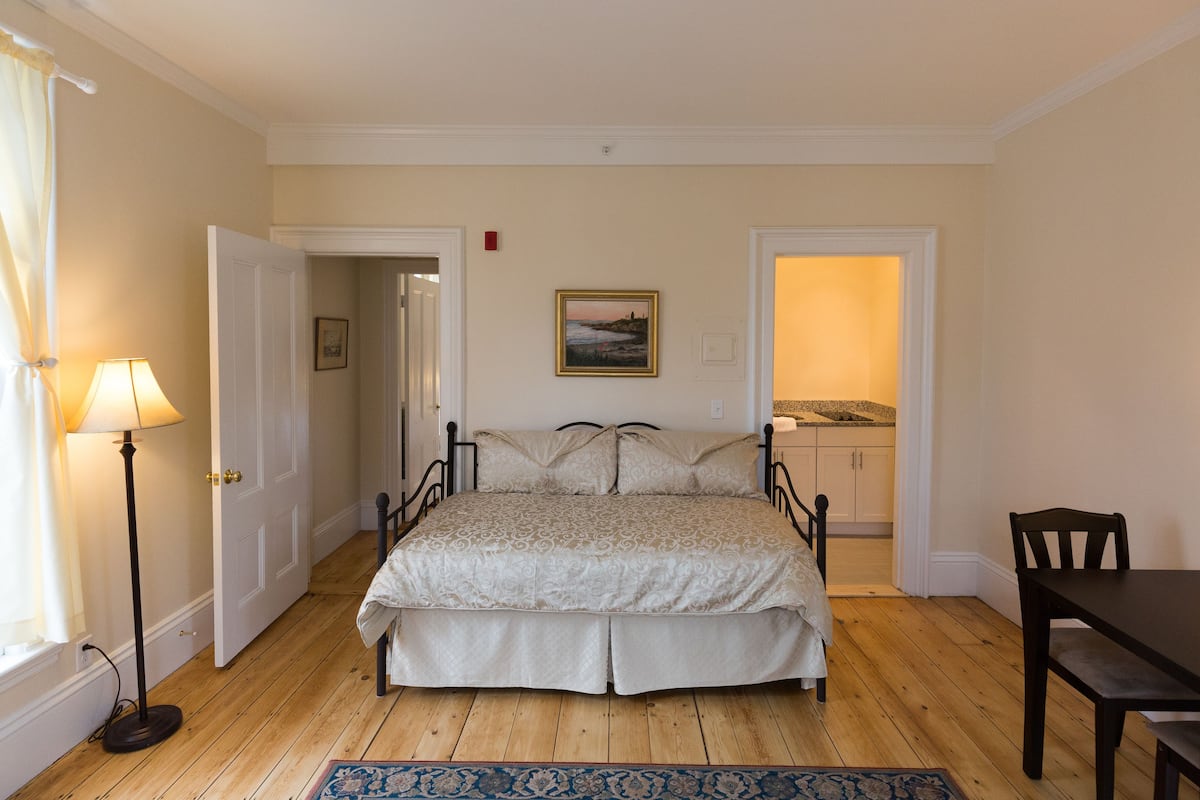 Individually decorated, individually furnished, iron/ironing board