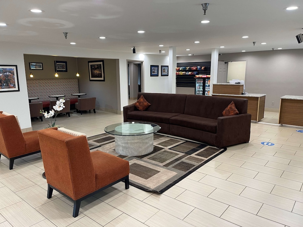 Lobby, SureStay Plus Hotel by Best Western Durham Medical Center