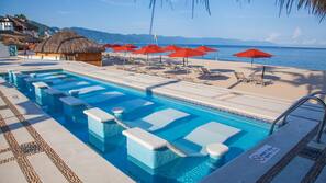 2 outdoor pools
