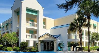 Hotel Carolina, a Days Inn by Wyndham