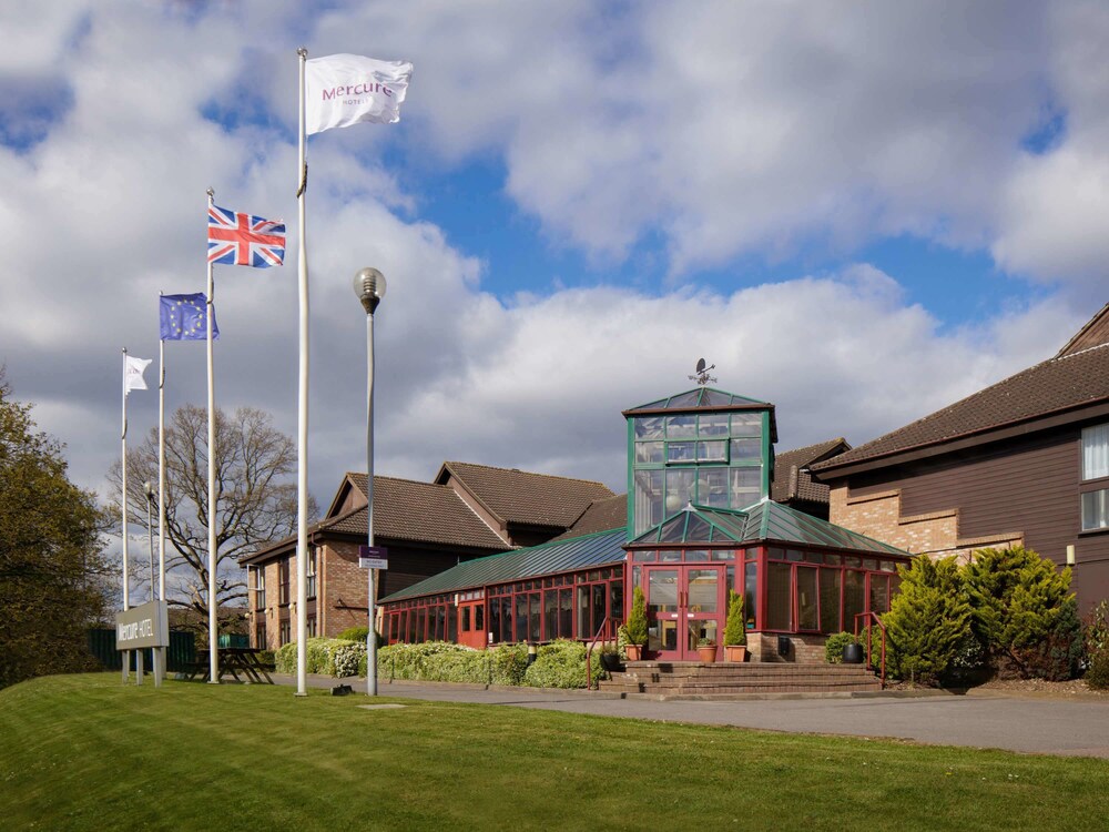 Exterior, Mercure Hatfield Oak