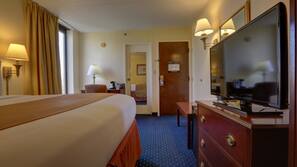 In-room safe, laptop workspace, iron/ironing board