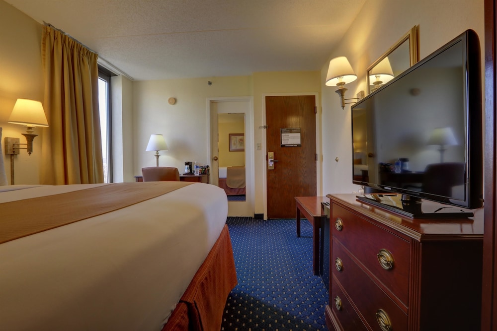 SureStay Plus Hotel by Best Western Chicago Lombard