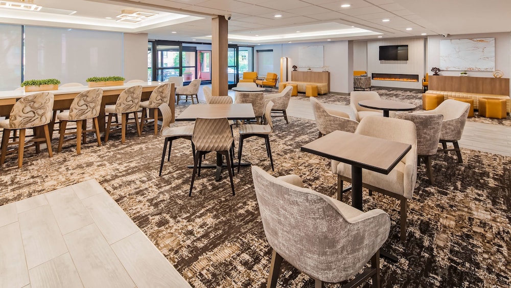 SureStay Plus Hotel by Best Western Chicago Lombard