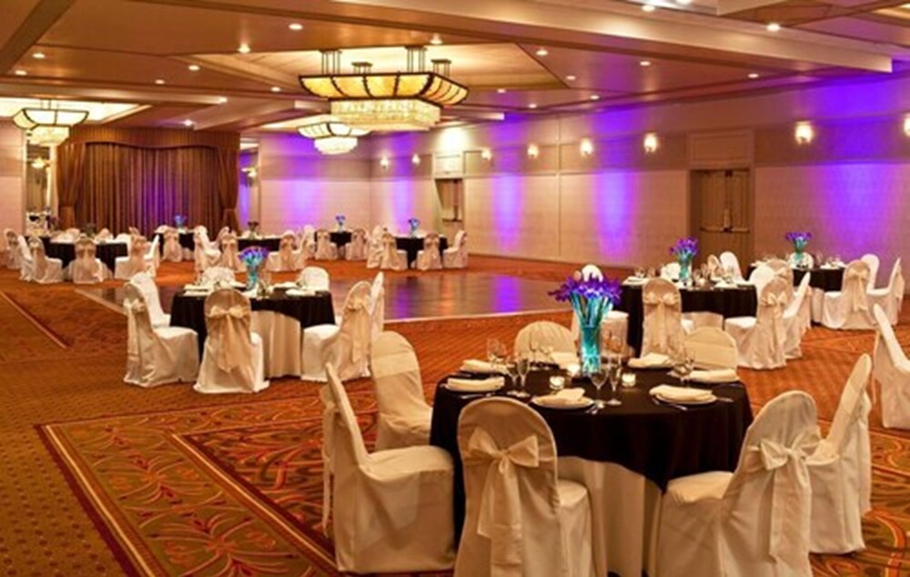 Radisson Hotel HauppaugeLong Island NZ215 Deals & Reviews (Brentwood