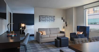 Renaissance Des Moines Savery Hotel