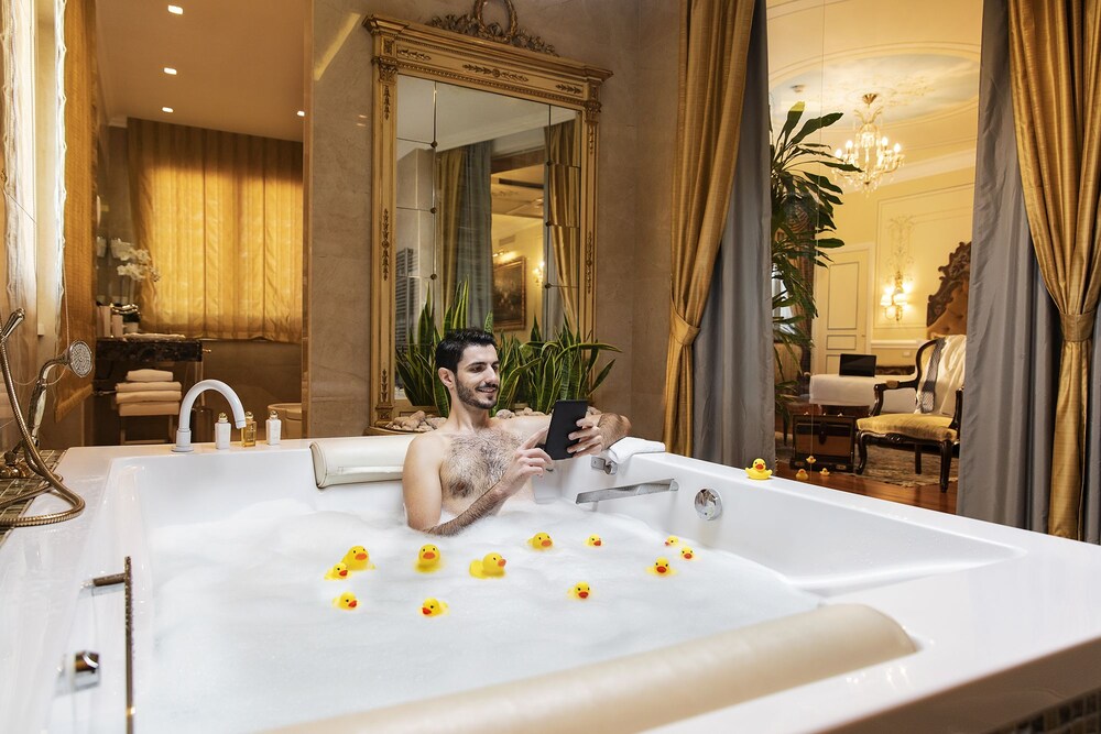 Bañera de hidromasaje privada