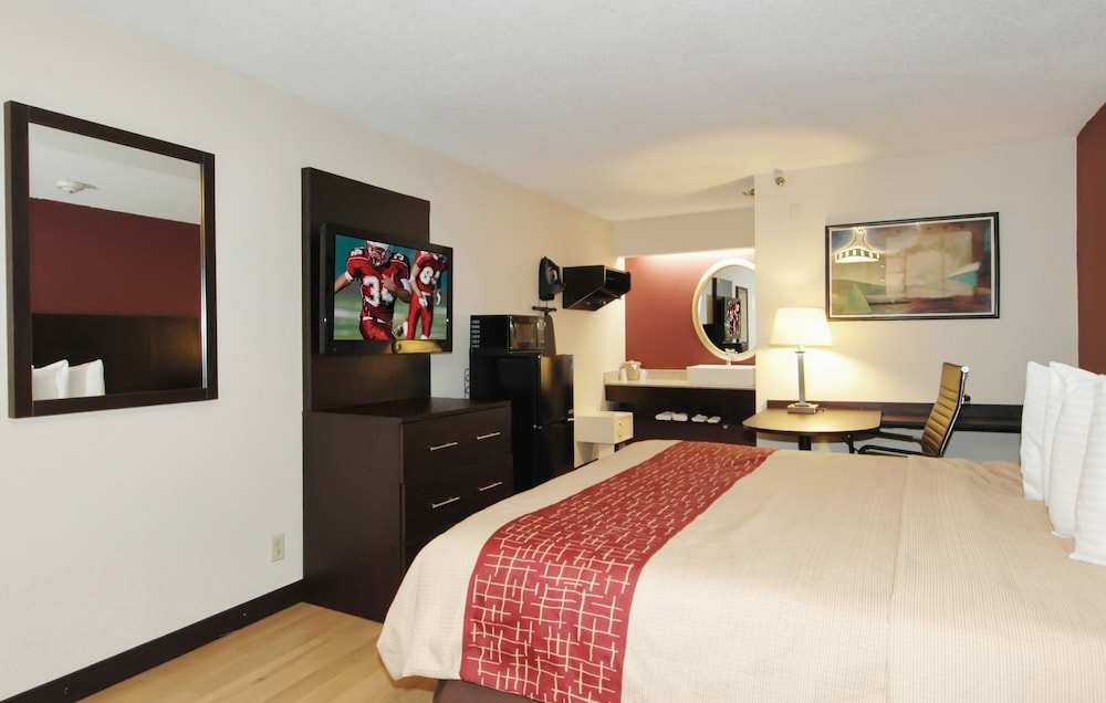 Room, Red Roof Inn PLUS+ Chicago - Hoffman Estates