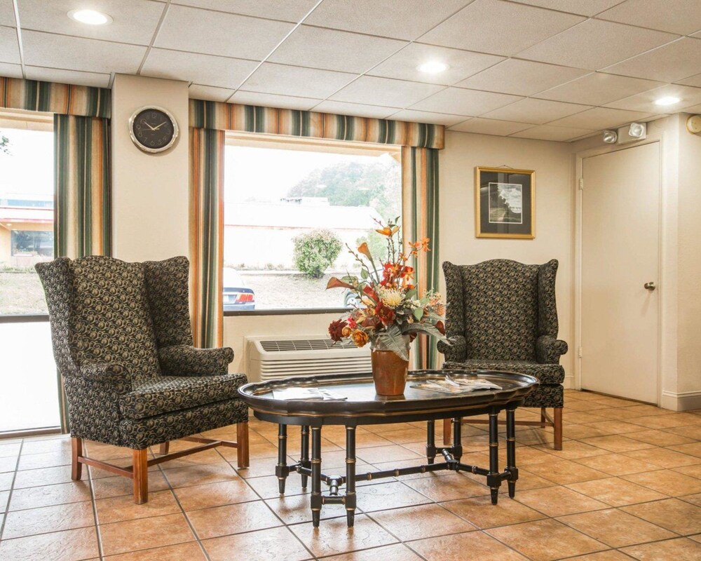 Econo Lodge Inn & Suites at Fort Benning