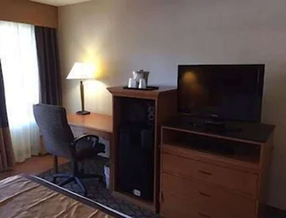 Room, Baymont by Wyndham Auburn Hills