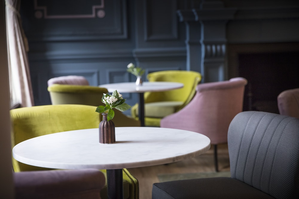 The Clermont London, Victoria