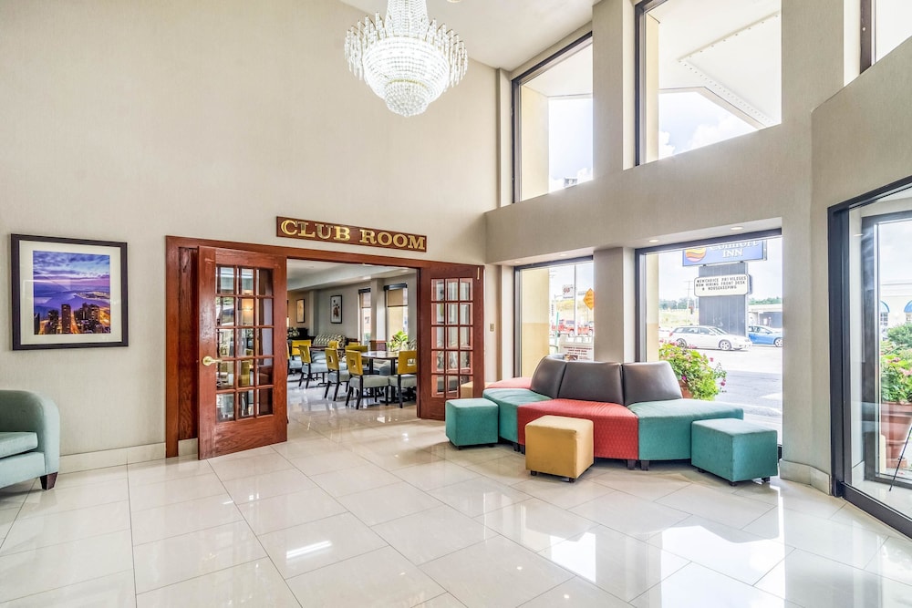 Lobby, Comfort Inn Convention Center - Chicago O'hare Airport