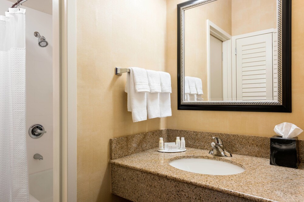 Courtyard by Marriott St Louis Creve Coeur