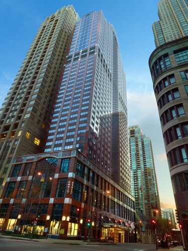 Magnificent Mile Il Hotels Find 62 Hotel Deals Travelocity