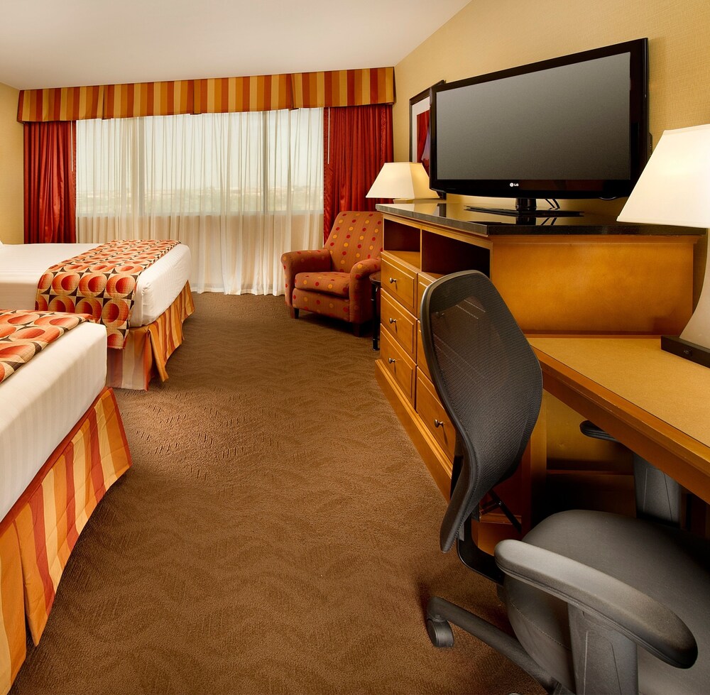 Drury Inn & Suites Phoenix Airport