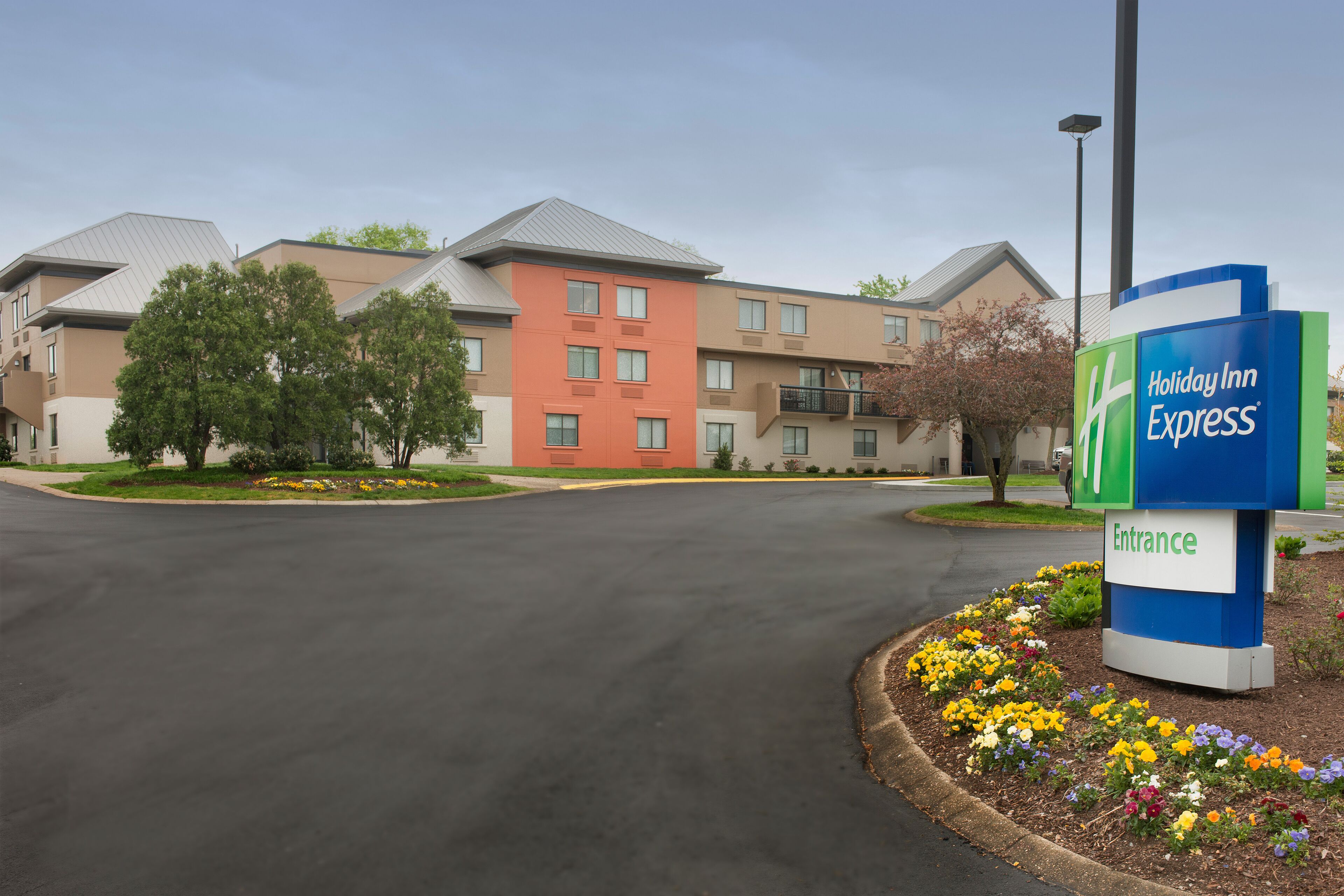 Holiday Inn Express Nashville Airport in Nashville, United States