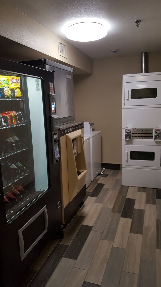 Vending machine, Rodeway Inn Tuscaloosa near University