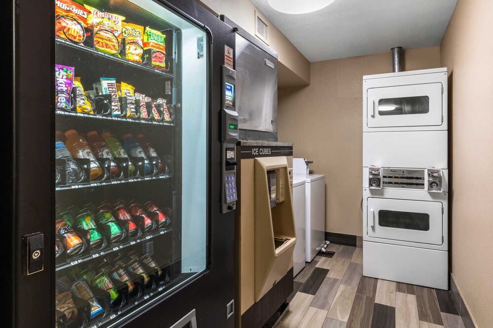 In-room dining, Rodeway Inn Tuscaloosa near University