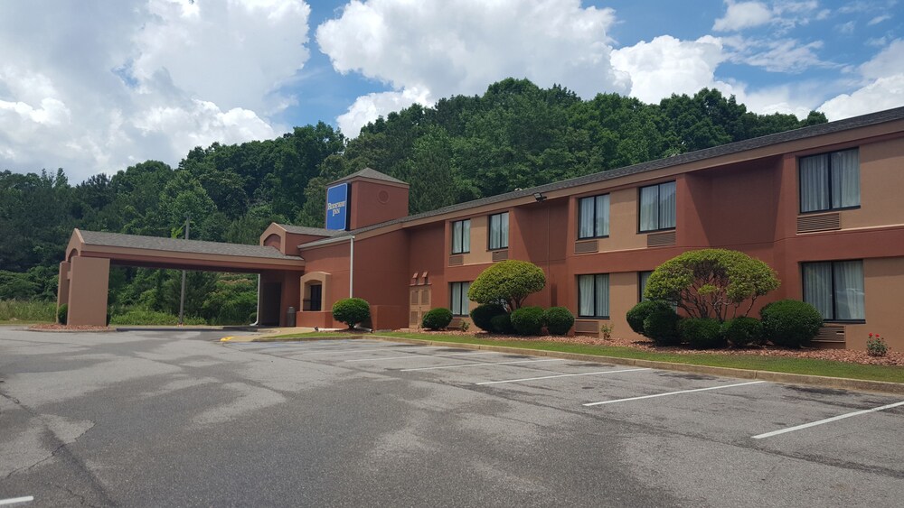 Front of property, Rodeway Inn Tuscaloosa near University