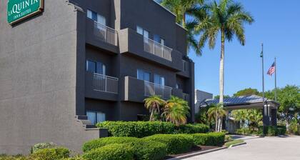 La Quinta Inn & Suites by Wyndham Ft. Myers-Sanibel Gateway