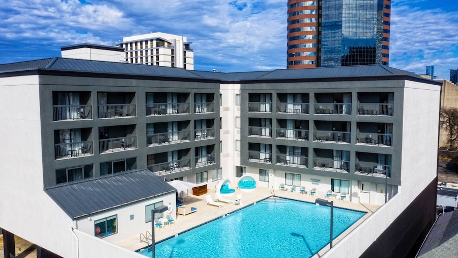 Courtyard By Marriott Vanderbilt-West End