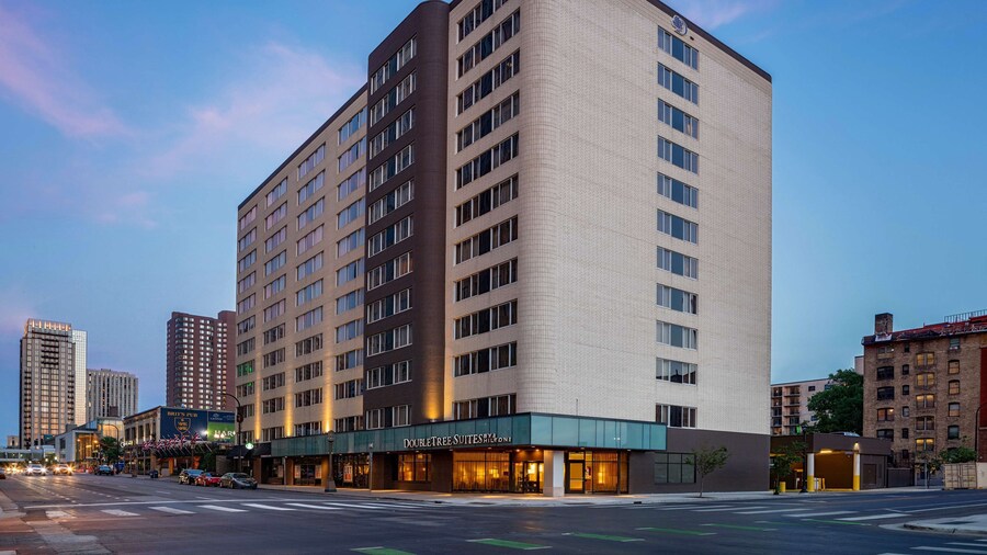 DoubleTree Suites by Hilton Minneapolis Downtown
