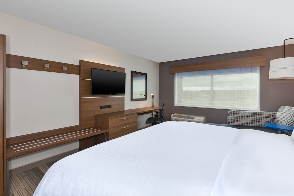 Room, Holiday Inn Express And Suites Eau Claire West I-94, an IHG Hotel