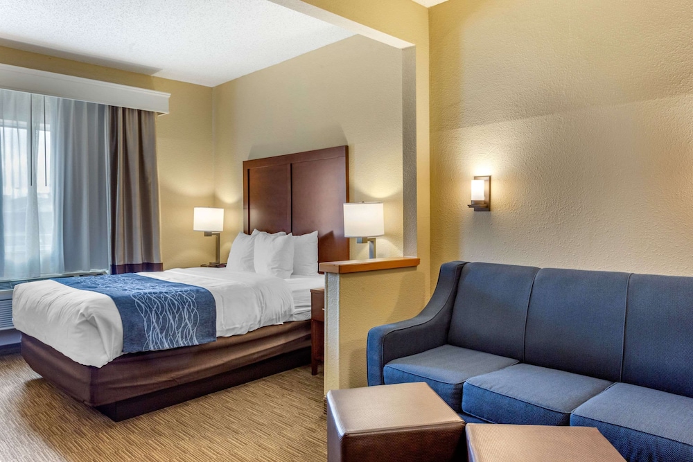 Comfort Inn Rockford near Casino District in Rockford Best Rates
