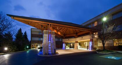 Holiday Inn Express Chicago-Downers Grove, an IHG Hotel