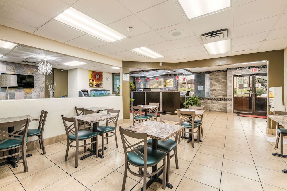 Breakfast area, Econo Lodge Salisbury