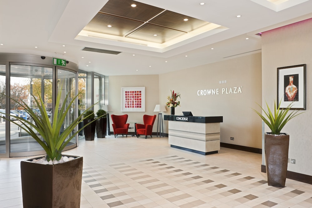 Crowne Plaza London- Gatwick Airport, an IHG Hotel