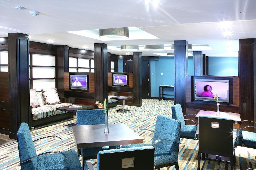 Crowne Plaza London- Gatwick Airport, an IHG Hotel