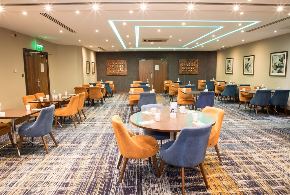 Crowne Plaza London- Gatwick Airport, an IHG Hotel