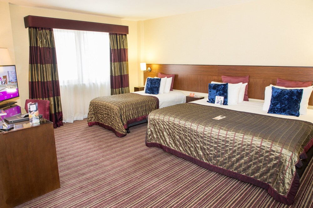 Crowne Plaza London- Gatwick Airport, an IHG Hotel