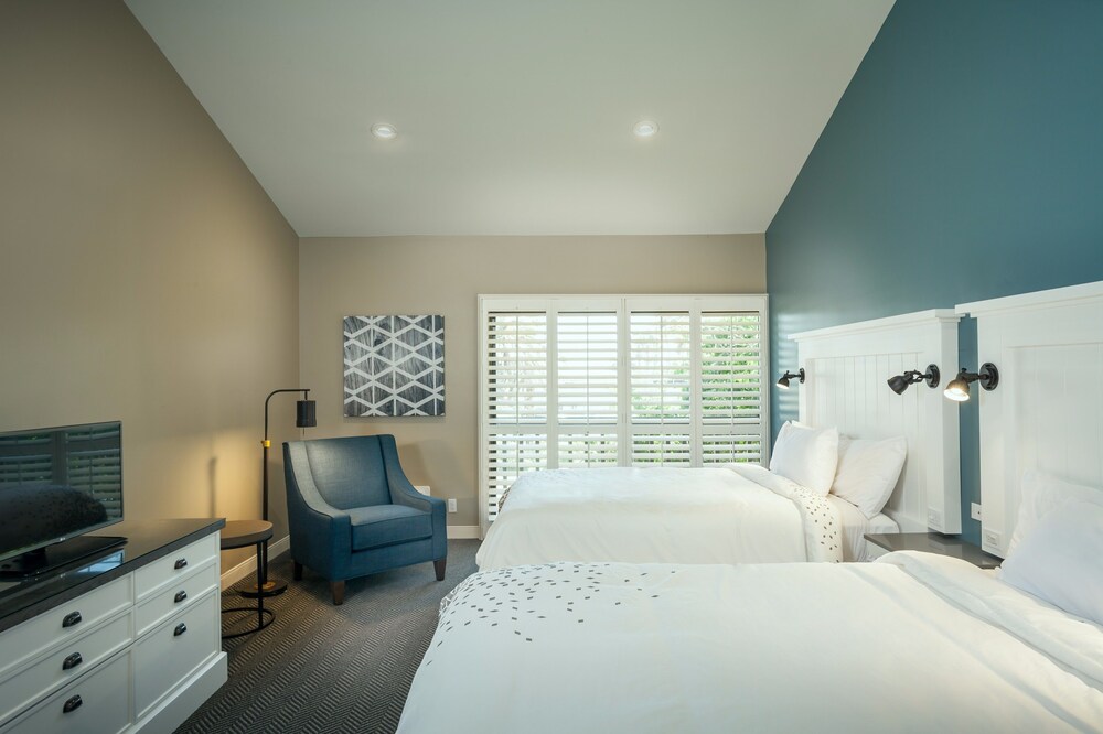 Pacific Ss Inn On Beach In Hotel Rates Featured Image