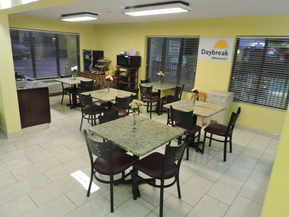 Dining, Days Inn by Wyndham Conover-Hickory