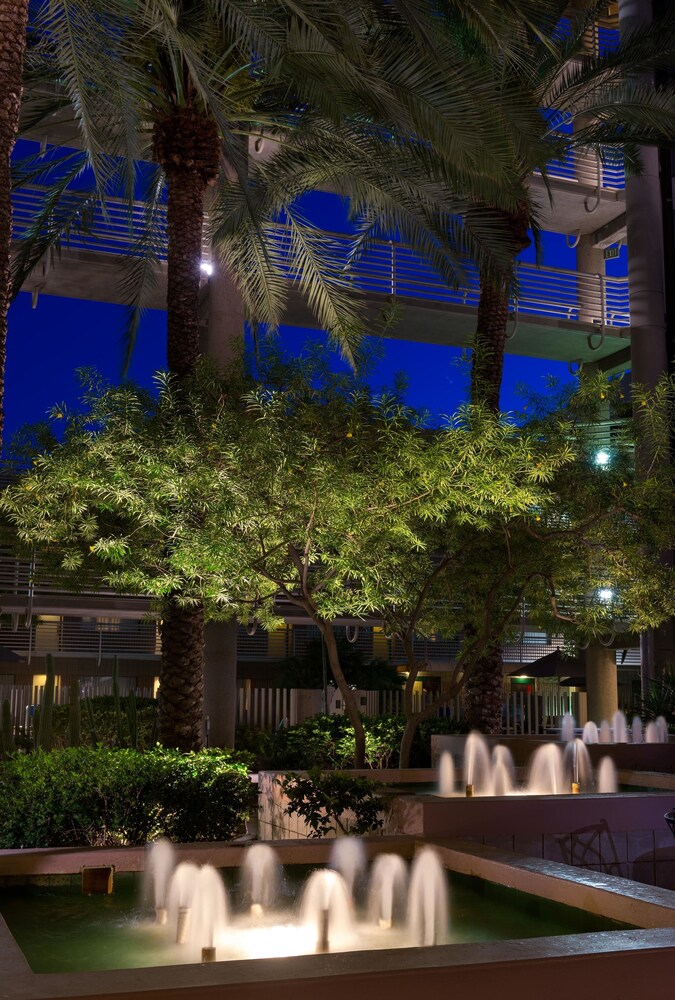 DoubleTree Suites by Hilton Phoenix