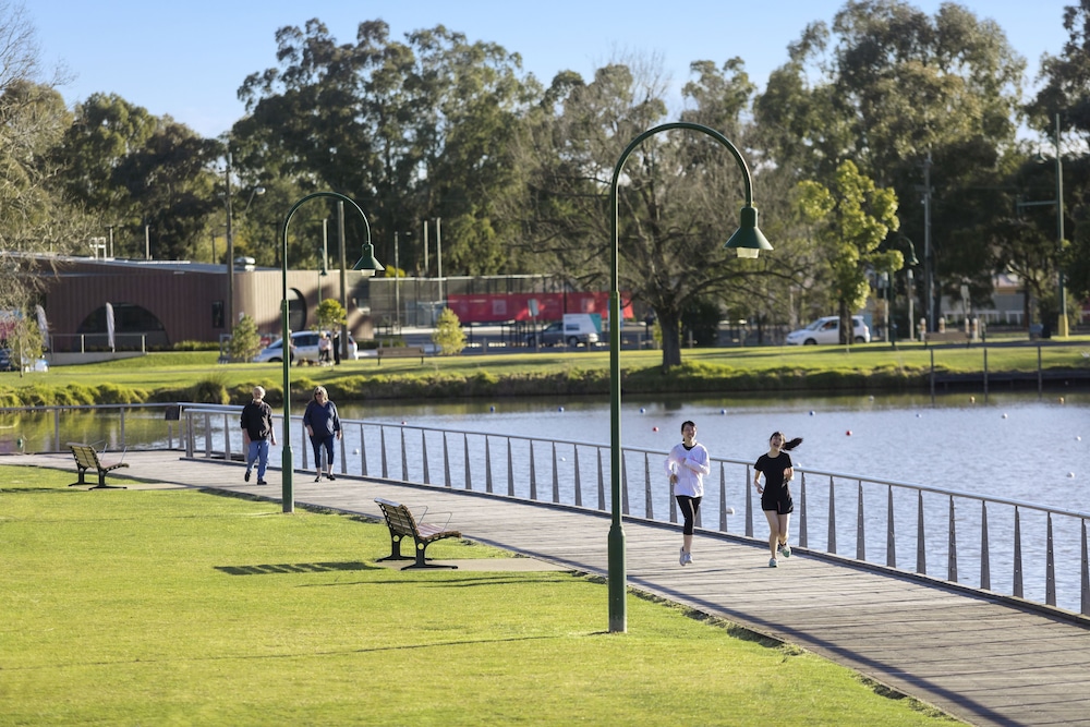 Lake, Quality Hotel Lakeside Bendigo