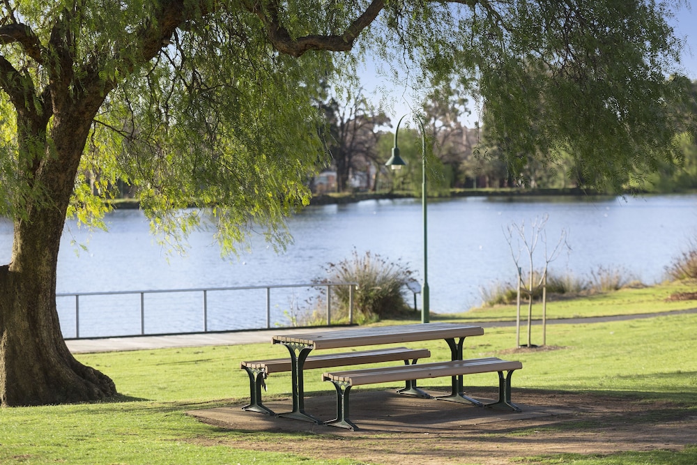 Quality Hotel Lakeside Bendigo