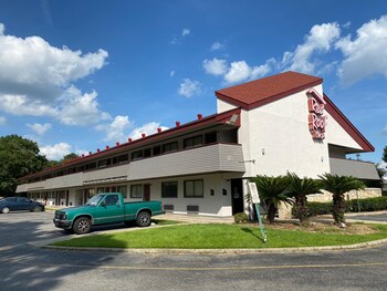 Red Roof Inn Lafayette La Lafayette 45 Room Prices Reviews Travelocity